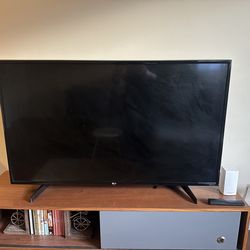 TV- LG 49” 4K Ultra HD 2160p 120hz LED Smart HDTV