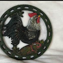🐓 Vintage Painted Cast Iron Rooster Trivet – 7"

