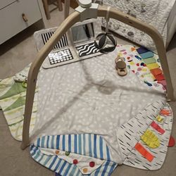 Lovevery playgym 