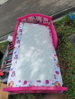 Toddler bed