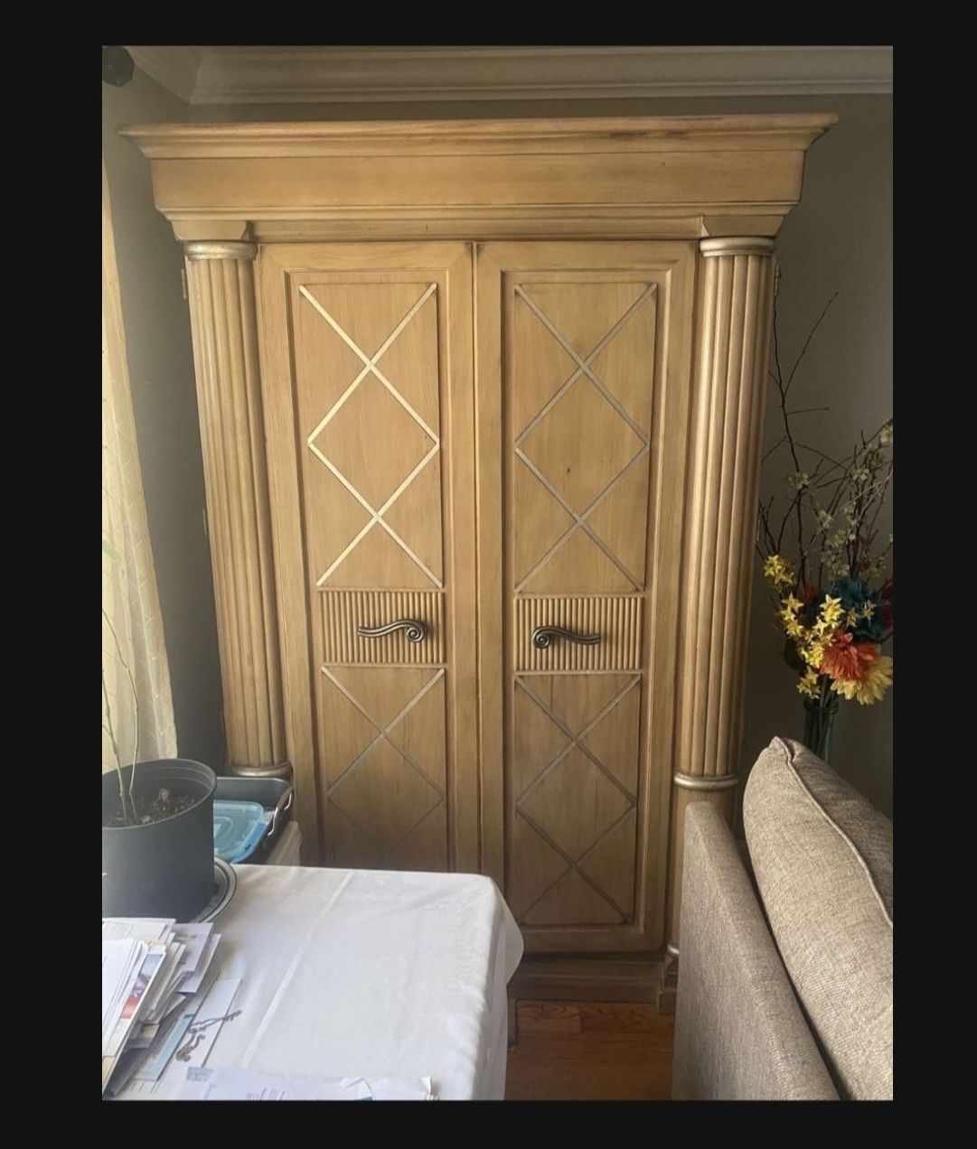 Free armoire