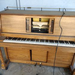 Free Player Piano. Works Too! You Haul. HEAVY 💪💪