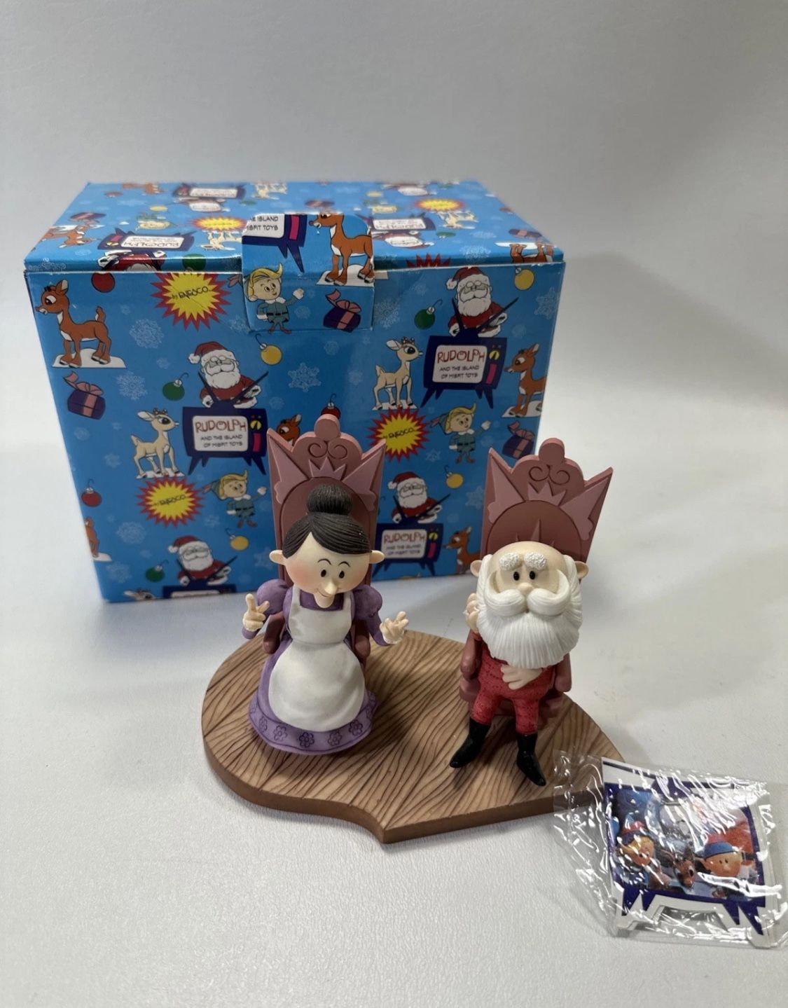Rudolph & the Island of Misfit Toys Enesco Sitting Santa Have Holly Jolly 875392