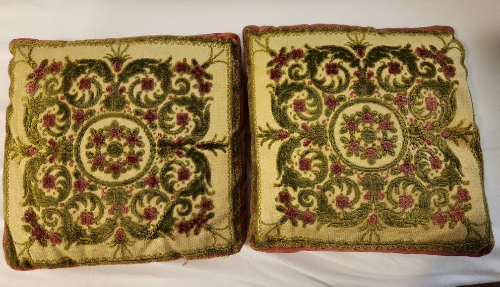 Vtg Mauve and Green Chenille Tapestry Accent Pillows Set