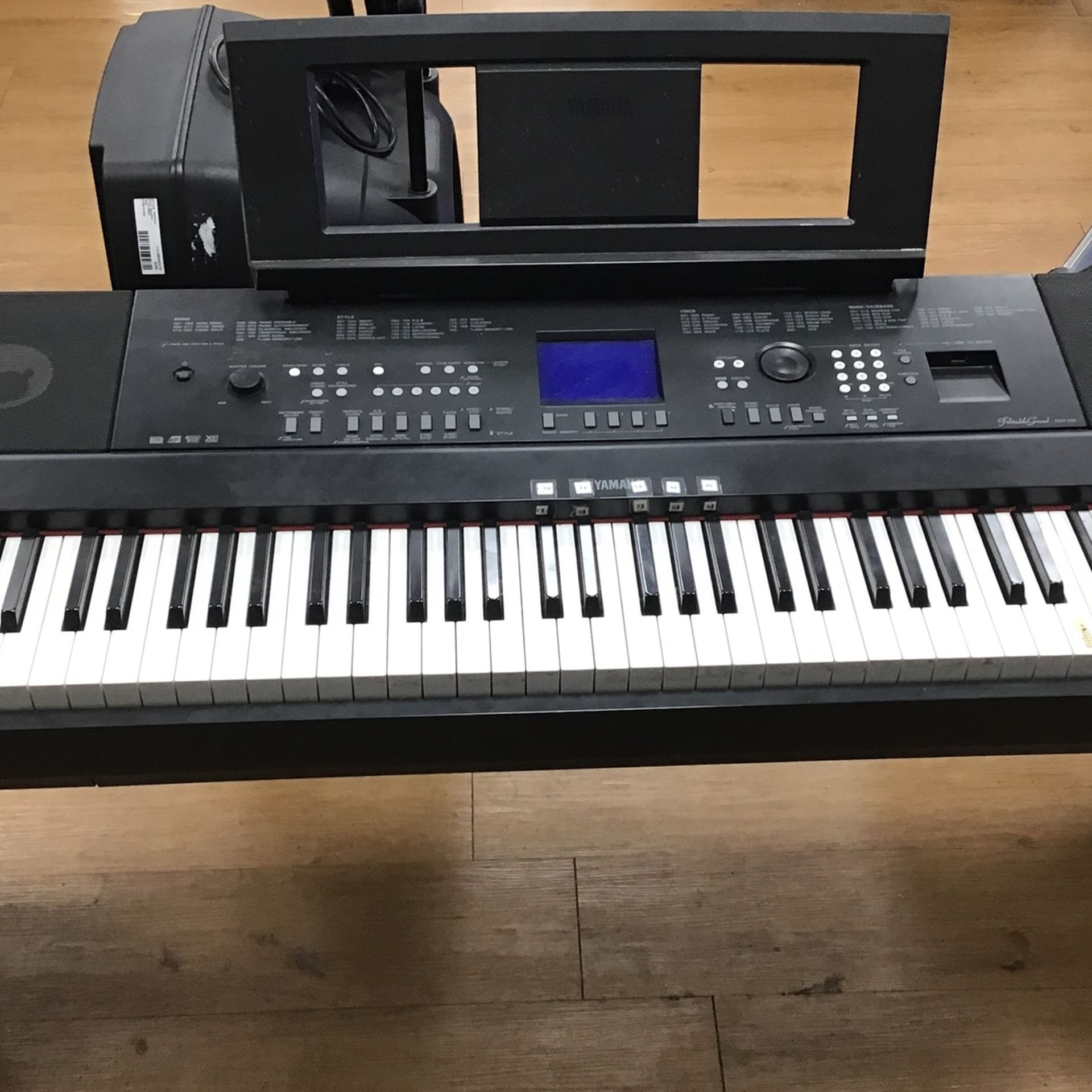 Yamaha Keyboard With Legs