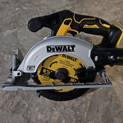 Sierra circular dewalt 20v max XR DCS565B