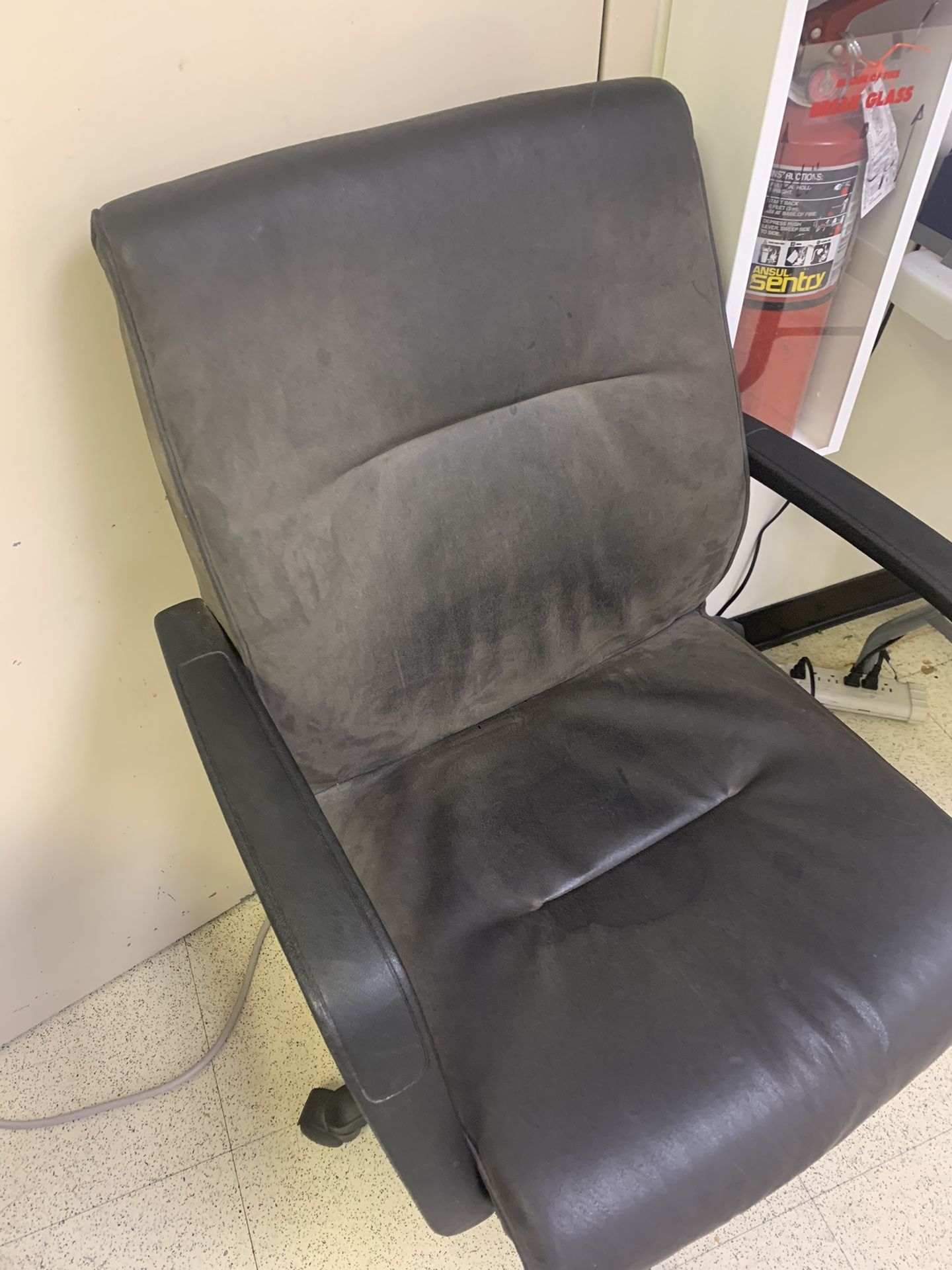 Free Furniture 