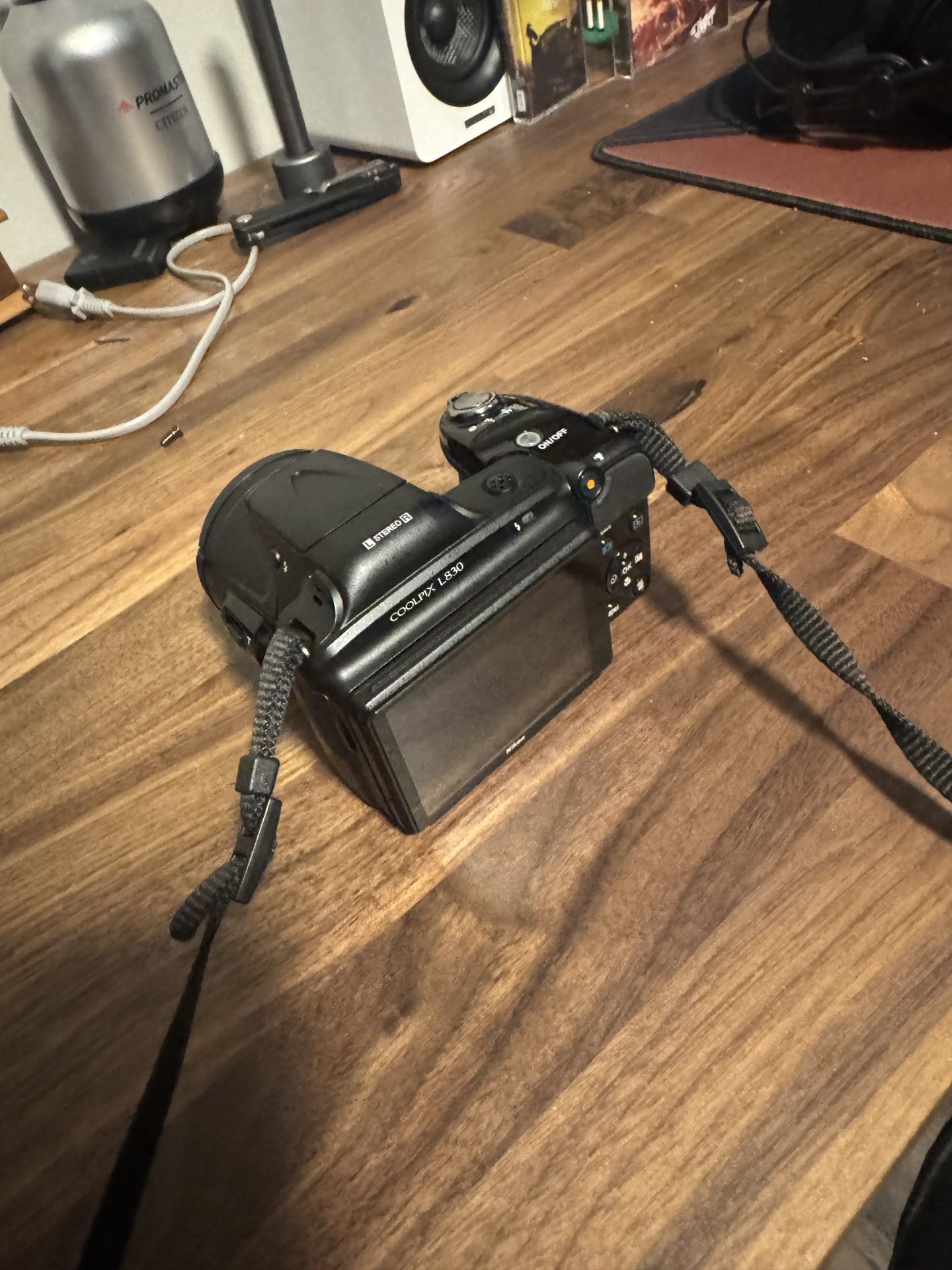 Camera - Nikon Coolpix L830