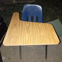 5 Learning Sitting Chairs In Great Condition 