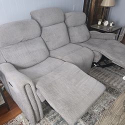 Broyhill power reclining sofa hotsell