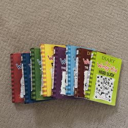 Diary of a Whimpy Kid 8 Books 📕