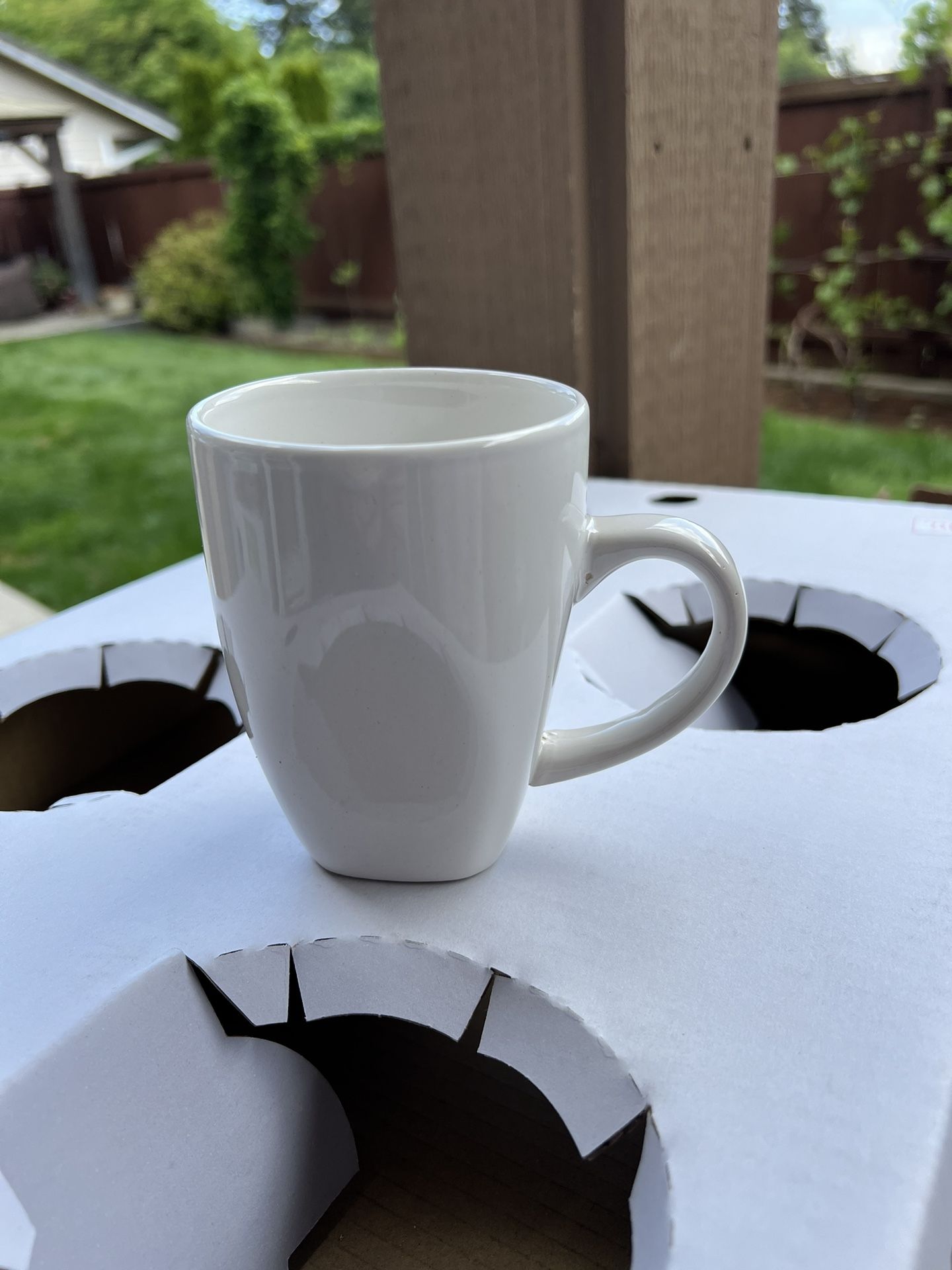 White, Coffe Caps, Ceramic 65pc.$60