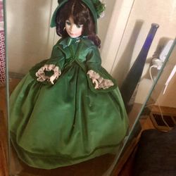 Scarlet o hara doll with customized glass case