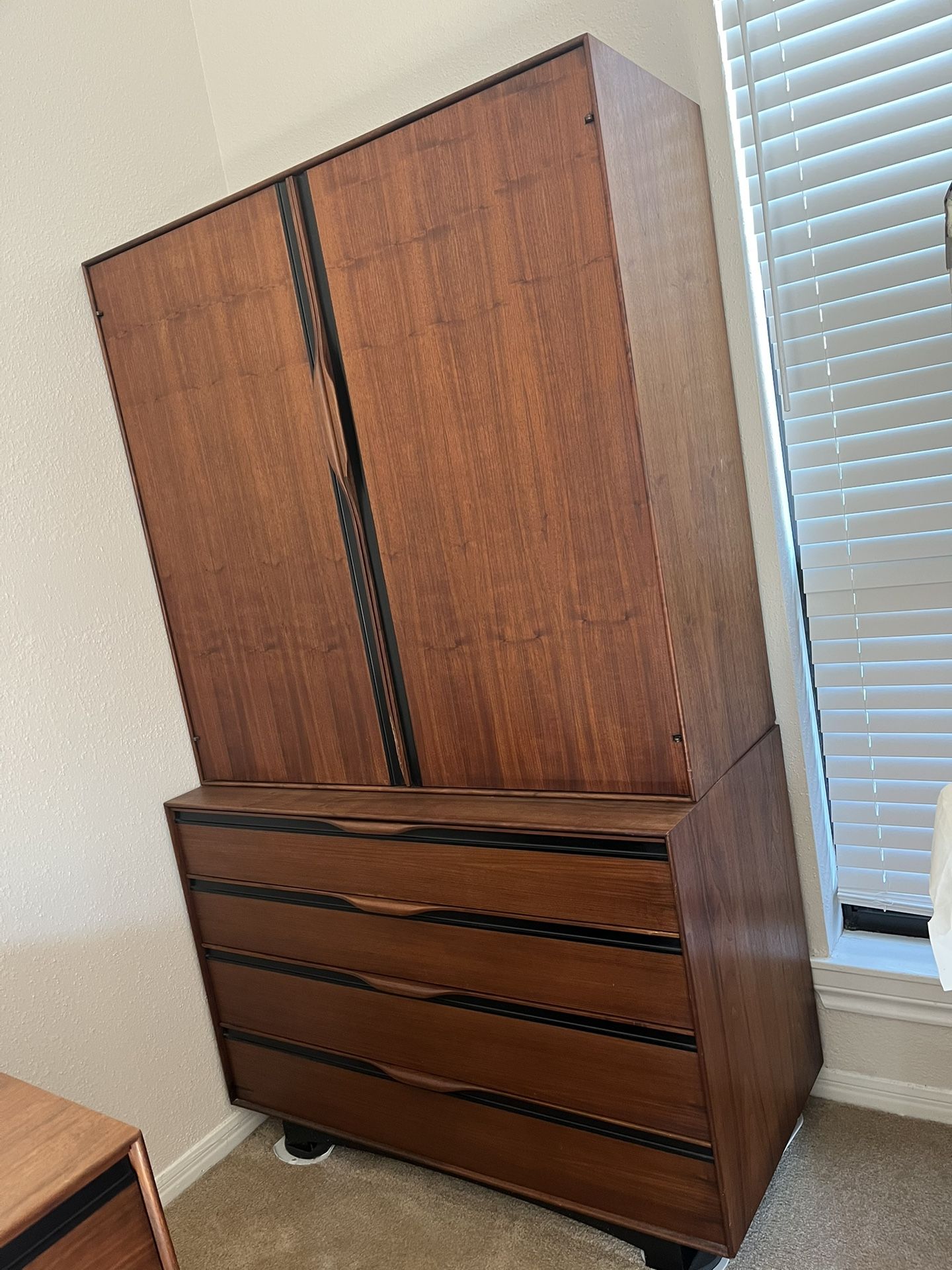 Drawer/cabinet With Mirror (stackable)