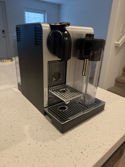 Nespresso Latissima Pro By DeLonghi