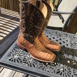 Cody James Caiman Boots