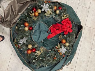 36”-42” Diameter outdoor holiday wreath and storage bag