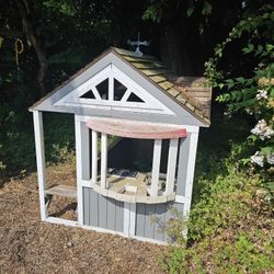 FREE KIDS PLAYHOUSE