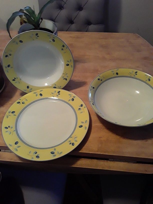 Lots Of Plates and serving Pieces. All In Exc. Cond by Royal Doulton.