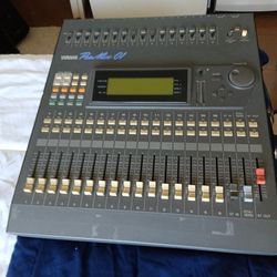 Yamaha Pro mix 01 