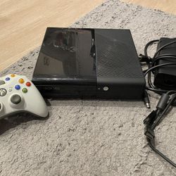 Xbox 360 With Two Controllers 