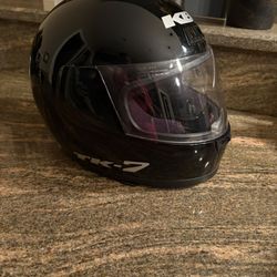 KBC-TK7 Helmet. Size Large. Great condition. D.O.