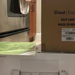Brand New Cricut Explore Air & Easy Press 2 