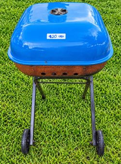 Charcoal Grill with Wheels – Blue