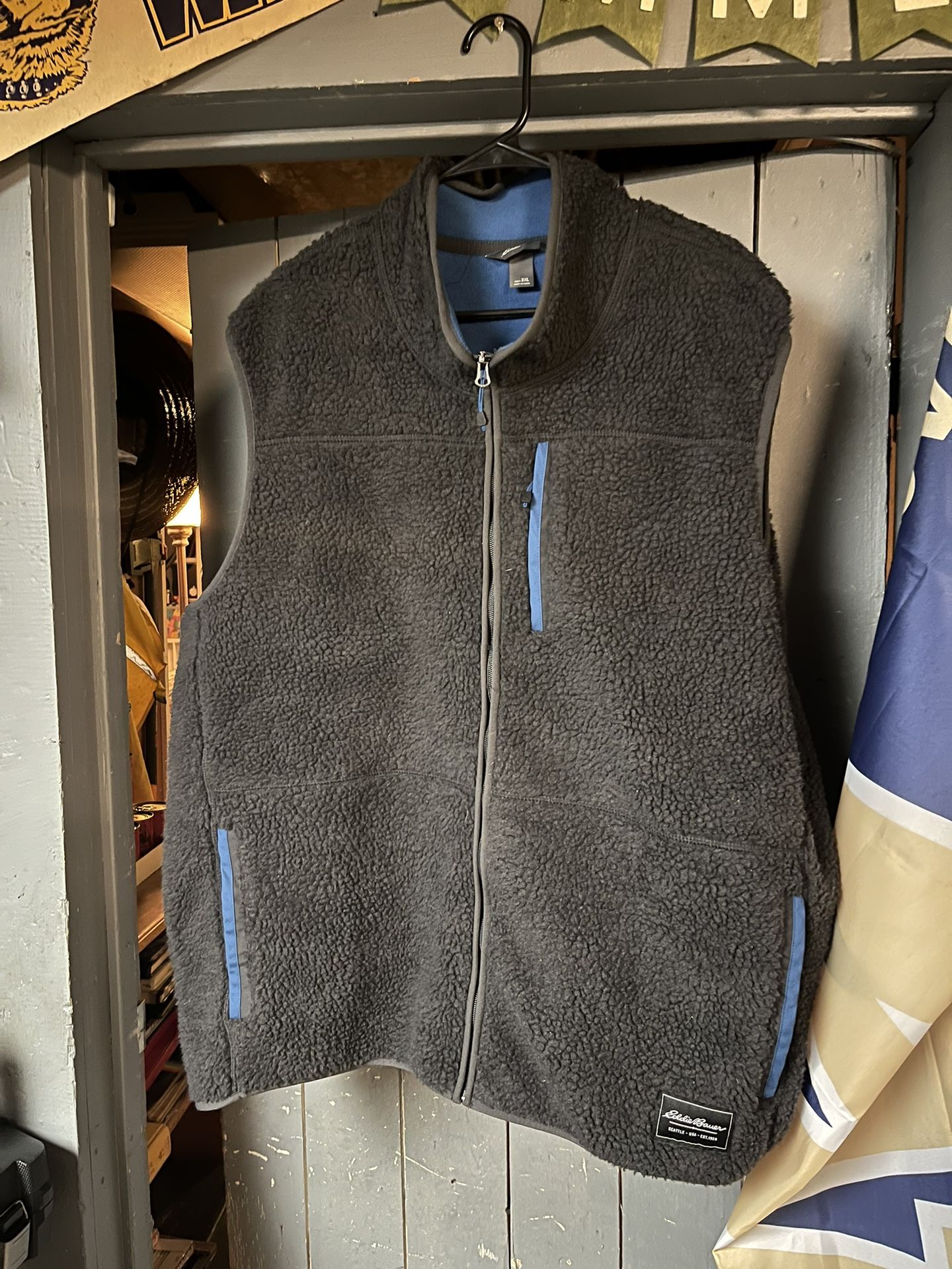 EDDIE BAUER MENS 3xl VEST