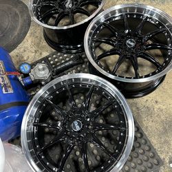 Set de rines 18” color negro y alrededor Chrome
