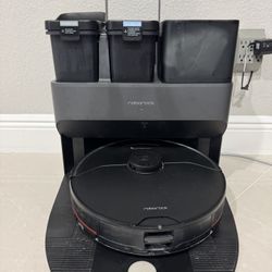 Roborock S7 MaxV Ultra Robot Vacuum and Mop