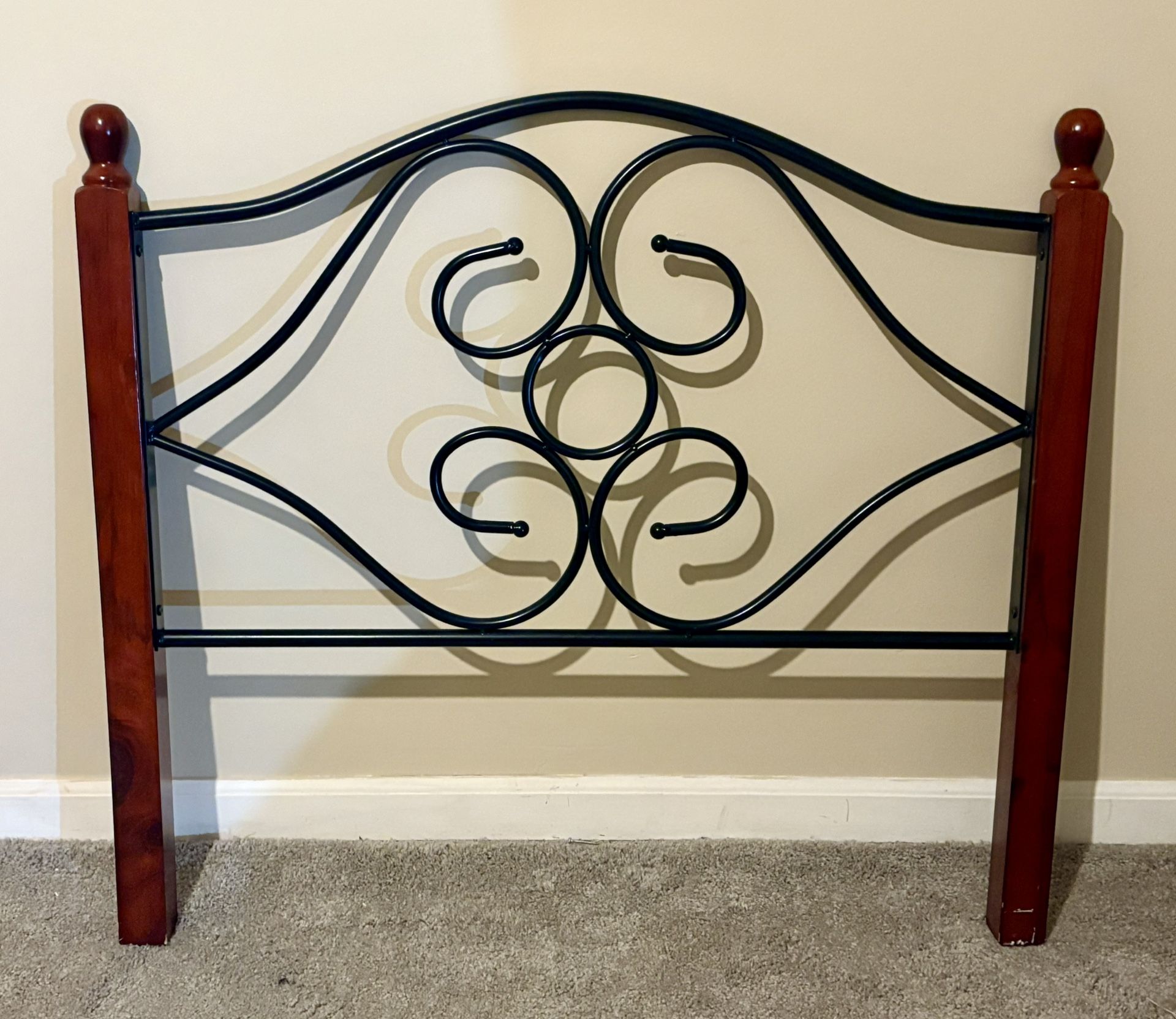 🌟 Transform Your Bedroom with Our Stunning Twin Headboard and Footboard! 🌟