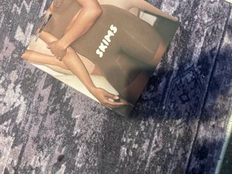 Skims short mid thigh & waist