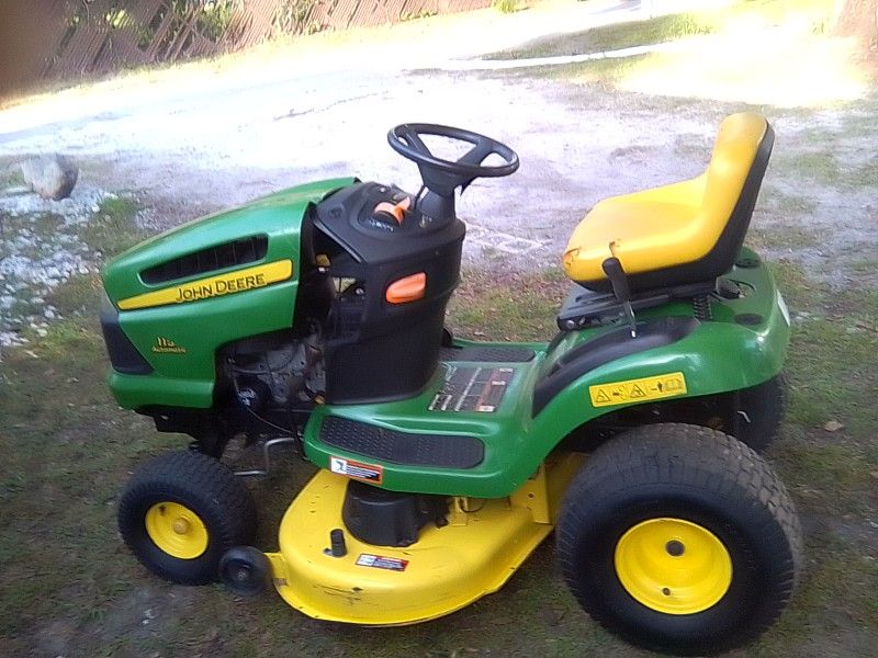 2015 D110 John Deere 