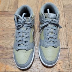Nike Dunk High SE "Light Olive" (US 10.5)