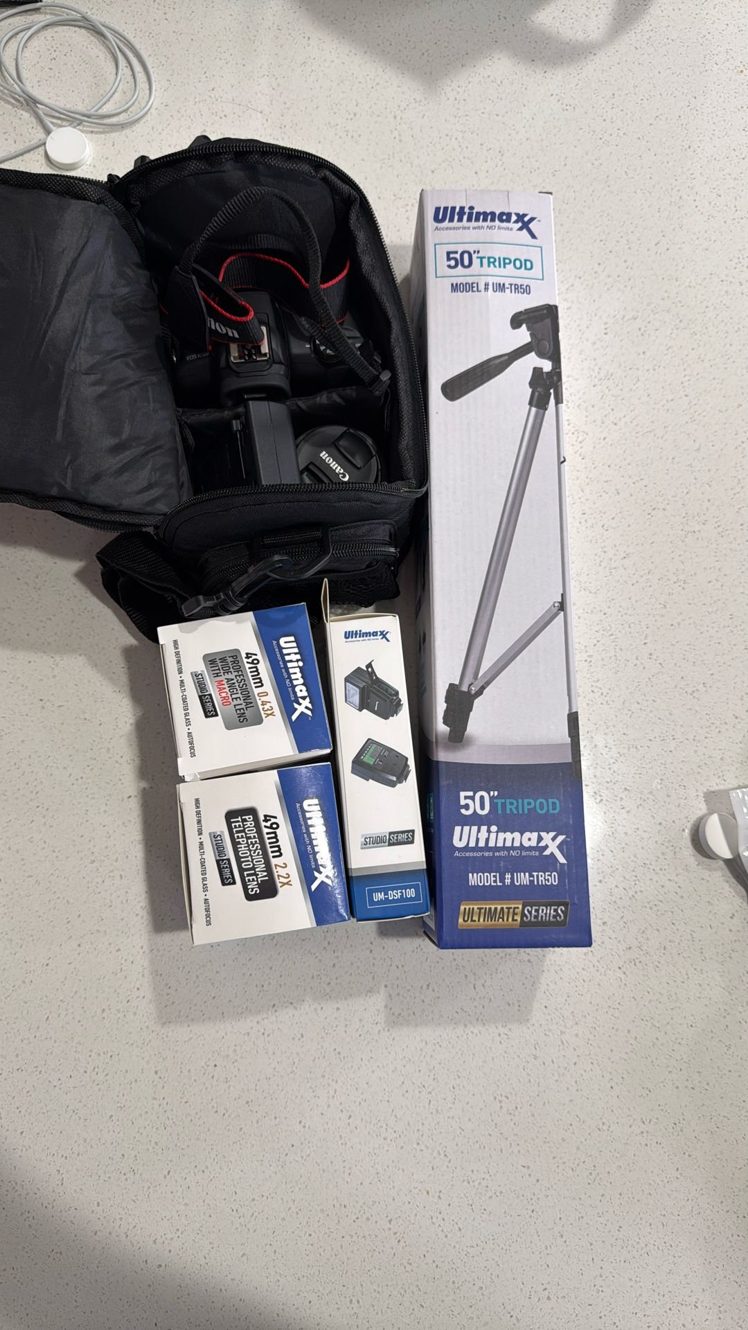 Canon Eos R100 Excellent Condition Used With Rf-s 18-45mm F4.6 With Ultimaxx Attachments