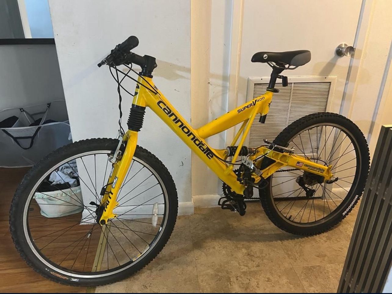 Cannondale Bike Super V400