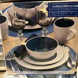 Dinnerware 16 PIECES NEW