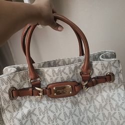 Michal Kors Authentic purse