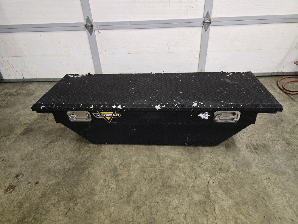Truck Bed Tool Box 