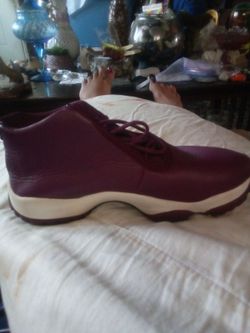 Woman's Jordans  6 1/2