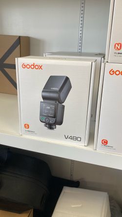 Godox V480 On Camera Flash