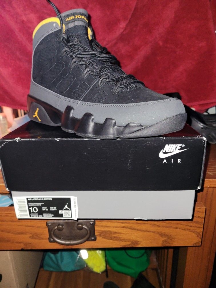 Air Jordan Retro 9