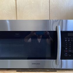 Like New SAMSUNG Microwave