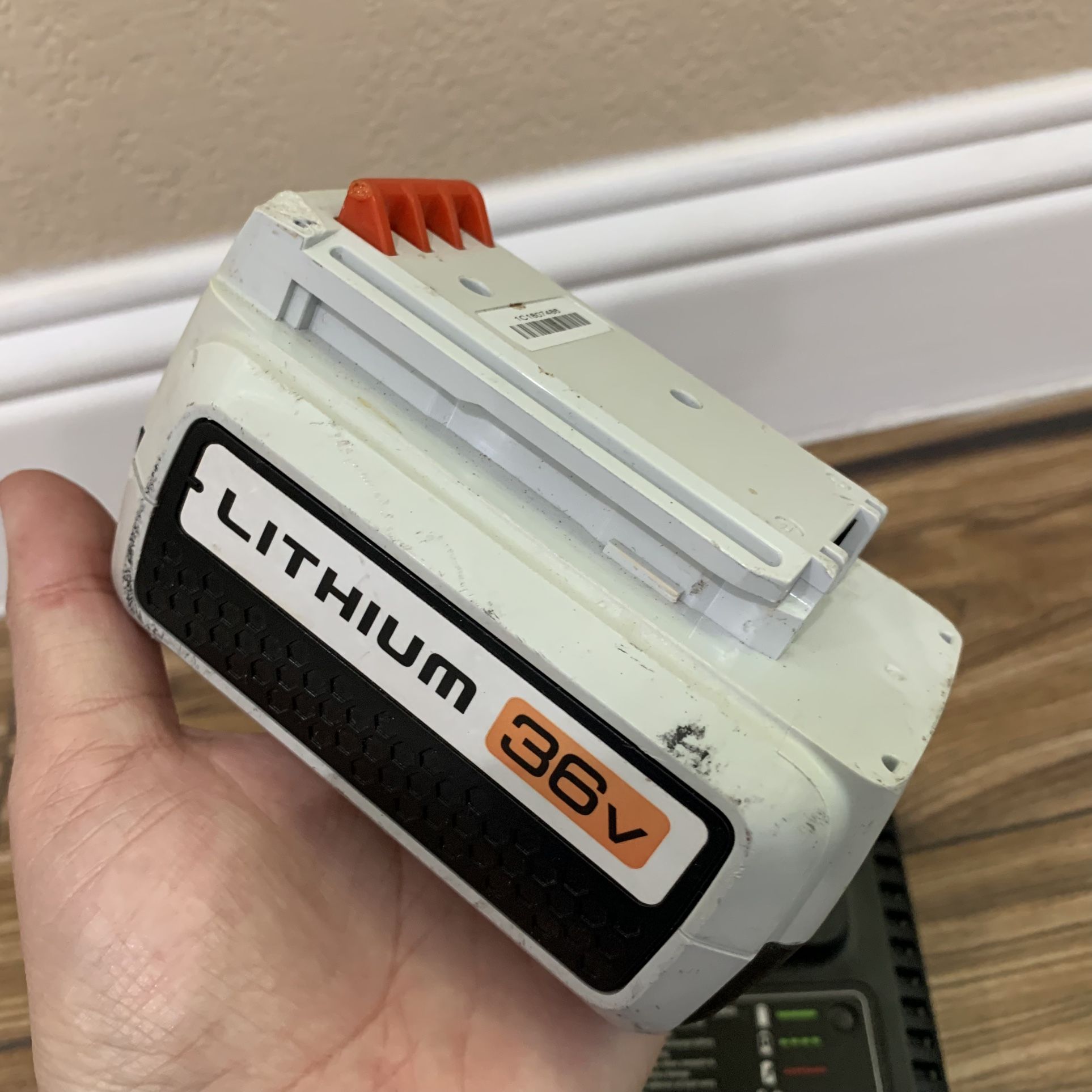 Black & Decker LCS36 Type 1 36V Lithium Charger & Battery for Sale in  Mesquite, TX - OfferUp