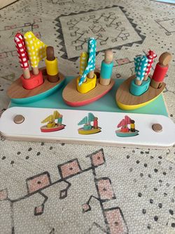 Lovevery Pattern boat match toy