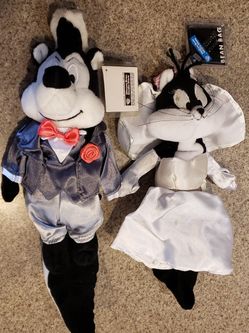 Warner Brothers Pepe Le Pew & Fifi Bean Bags Beanies