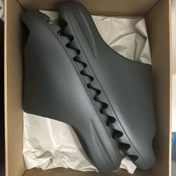 Brand New Adidas Yeezy Slides Dark Onyx Size 11 With Receipt🧾