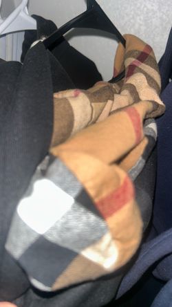 Burberry hoodie never worn also doing trades