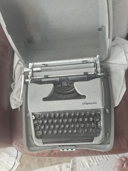 3 Vintage Manual Typewriters With Cases. I